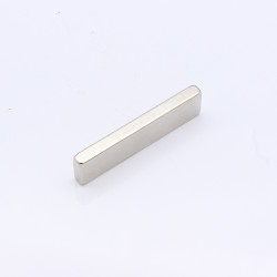 Aimant Néodyme Rectangle N35 42x10x4mm